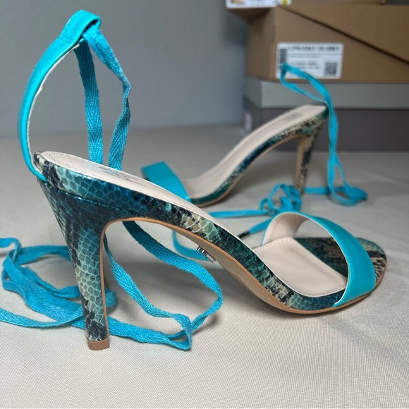 Victoria’s Secret Blue Turquoise Snake Skin Print Tie Ankle Sandals Heels 8.5 - Picture 10 of 16